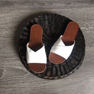 dép quai chéo chất da mêm