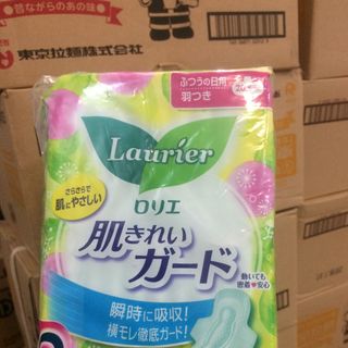 BĂNG VỆ SINH LAURIER