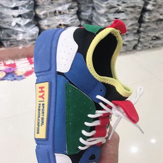 giày thể thao phối màu xanh đẳng cấp