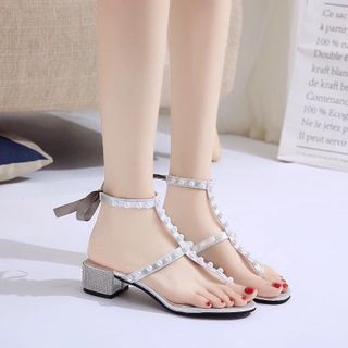 giày sandal đính châu gót vuông