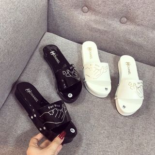 dép bắn tim cute