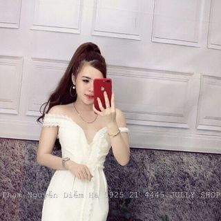 Váy body trễ vai đính hoa cườm