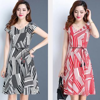 Đầm xòe Họa Tiết Đỏ Lập Thể