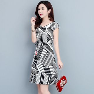 Đầm Xòe Phối Màu Đen Họa Tiết