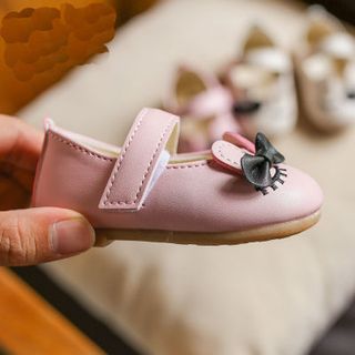 Giày tập đi cho bé gái
