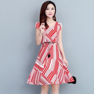 Đầm Xòe Phối Màu Đỏ Họa Tiết