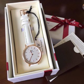 Đồng hồ Dw dây da rẻ