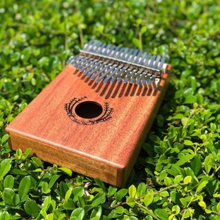 ĐÀN KALIMBA 17 PHÍM LÁ LÚA