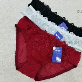 Quần ren ruby