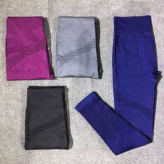 Quần tập dài đục lỗ
