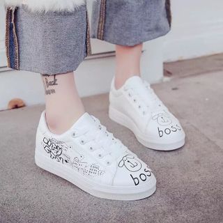 giày thể thao mặt cuốn