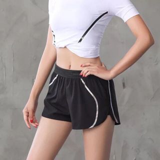 Quần tập đùi đục lỗ lưng