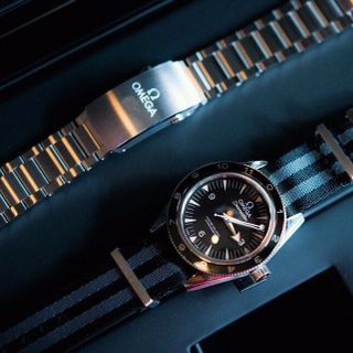 Đồng hồ Omegaa semaster phiên bản giới hạn 007 spectre