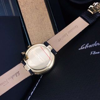 Đồng hồ Salvaltore Ferragamo blackwhitered leader strap
