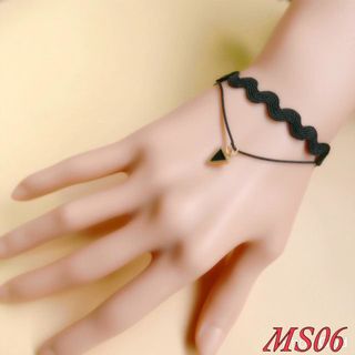 Choker tay 25 được chọn mẫu