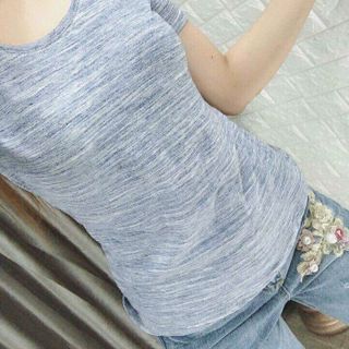 Áo thun cổ timcổ tròn