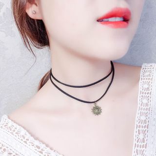 Choker cổ 25 được chọn mẫu