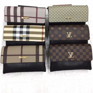 bóp tay nữ mã 17