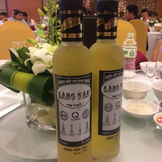 Rượu nếp cái hoa vàng Làng Vân 31độ 500ml