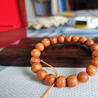 Vòng tay gỗ huyết longgỗ bách xanh