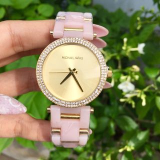 ĐỒNG HỒ NỮ MK NHỰA MỚI 150K