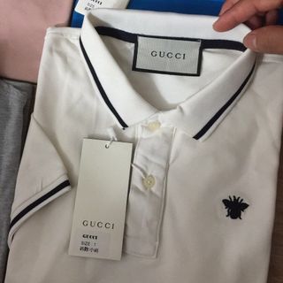 Áo Thun Có Cổ Con Ong