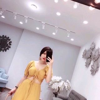 Đầm xòe hở eo