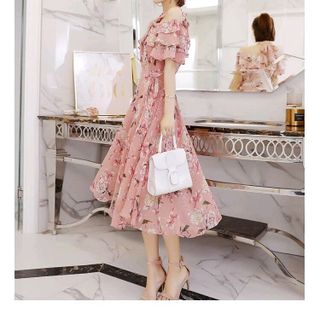 ĐẦM XÒE VOAN HOA TRỄ VAI DÂY NỎ CỘT 2 KIỂU