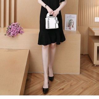 ĐẦM SUÔNG ĐUÔI CÁ PHỐI REN VÀ HOA THÊU