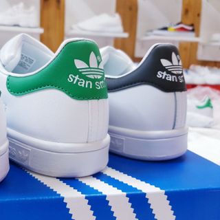 Giầy thể thao superfake