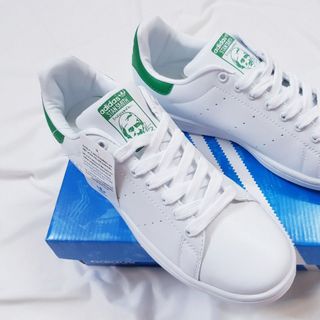 Giầy thể thao superfake