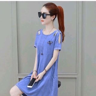 Đầm khoét vai