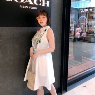 Đầm hoa thêu
