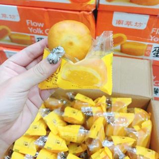 bánh pía trứng muối đài loan