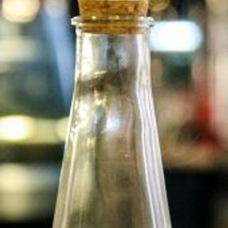 Chai Thủy Tinh Tam Giác Nút Bần 350ml