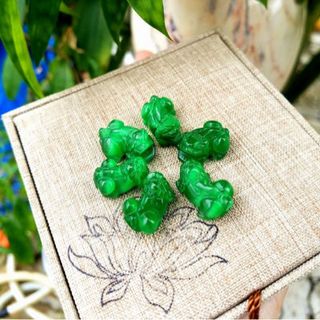 TỲ HƯU HỒNG mắt mèo