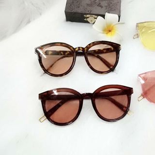 kính hàng nhà e mới về sẵn mn nha