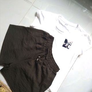 quần sóc với áo phông