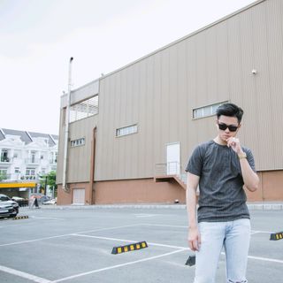 áo thun họa tiết cổ nút