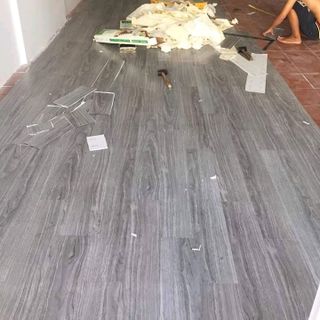 SÀN NHỰA GIẢ GỖ HNC FLOOR 2MN TỰ DÍNH