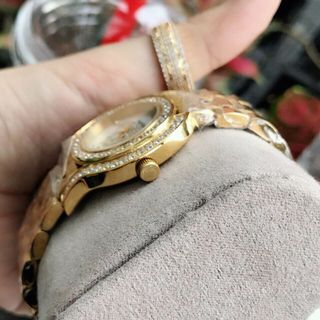 Đồng hồ Versacee sang chảnh