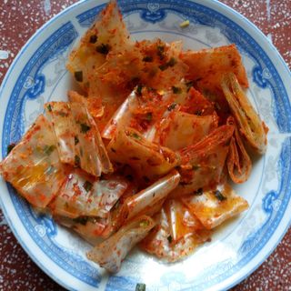 Bánh tráng cuộn tép hành
