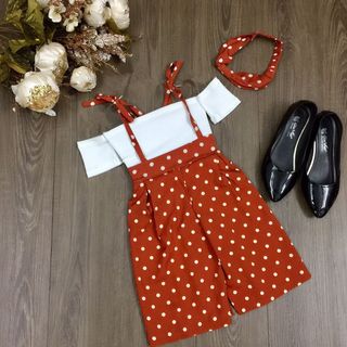 Set yếm trễ vai kèm băng đô
