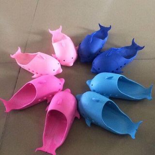 Dép cá heo cho ba mẹ