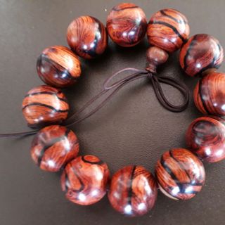 Vòng Tay Gỗ Sưa
