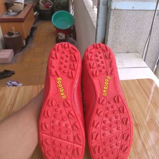 giày đá bóng sân cỏ nhân tạo