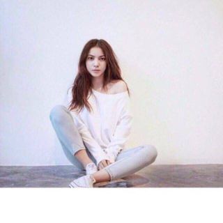Áo lệch vai hot hit