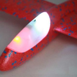 máy bay phát sáng