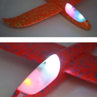 máy bay phát sáng