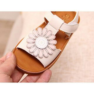 Sandal Hoa cực sang chảnh cho bé gái